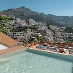 Posa Posa 4*