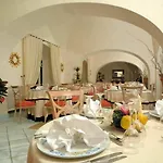 Ξενοδοχείο Posa Posa 4*