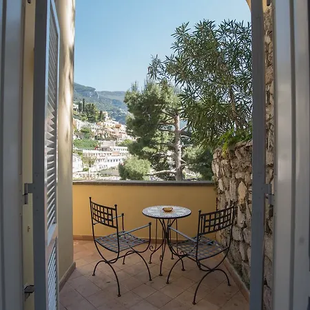 Ξενοδοχείο Posa Posa 4*