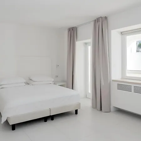 Ξενοδοχείο Posa Posa 4*