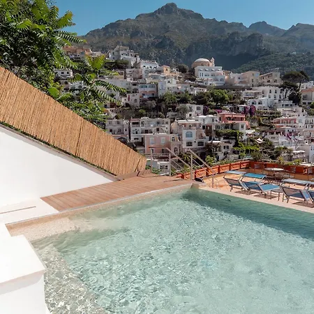 Posa Posa Otel 4*