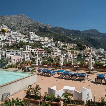 Ξενοδοχείο Posa Posa 4*